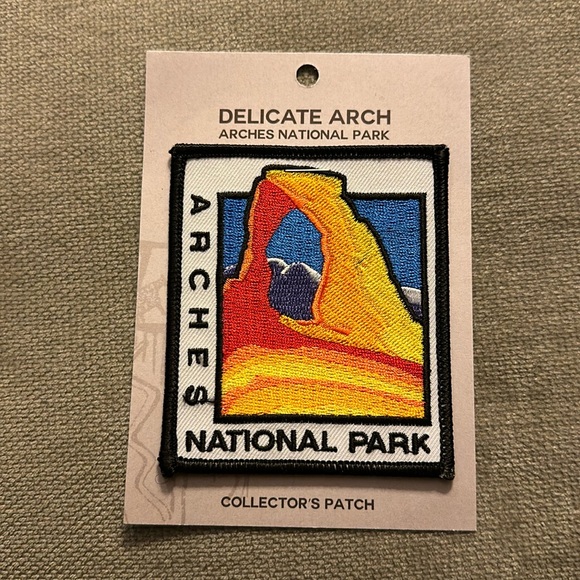 Vintage Accessories - New Arches National Park Delicate Arch iconic nature pop art embroidered patch
